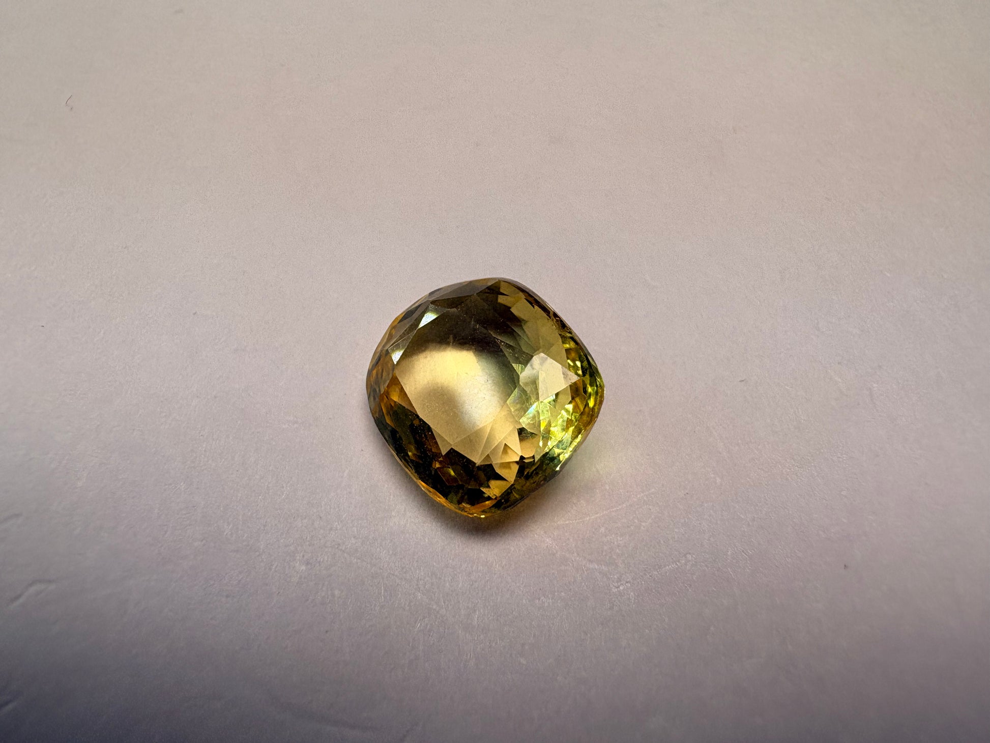 Yellow Sapphire 5.84 carat YSR-88 close view