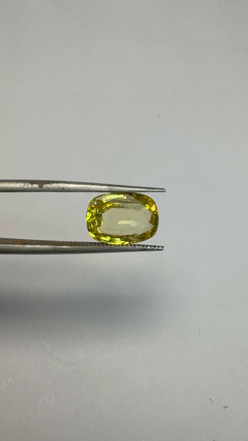 Yellow Sapphire 4.02 carat YSR-92 front view