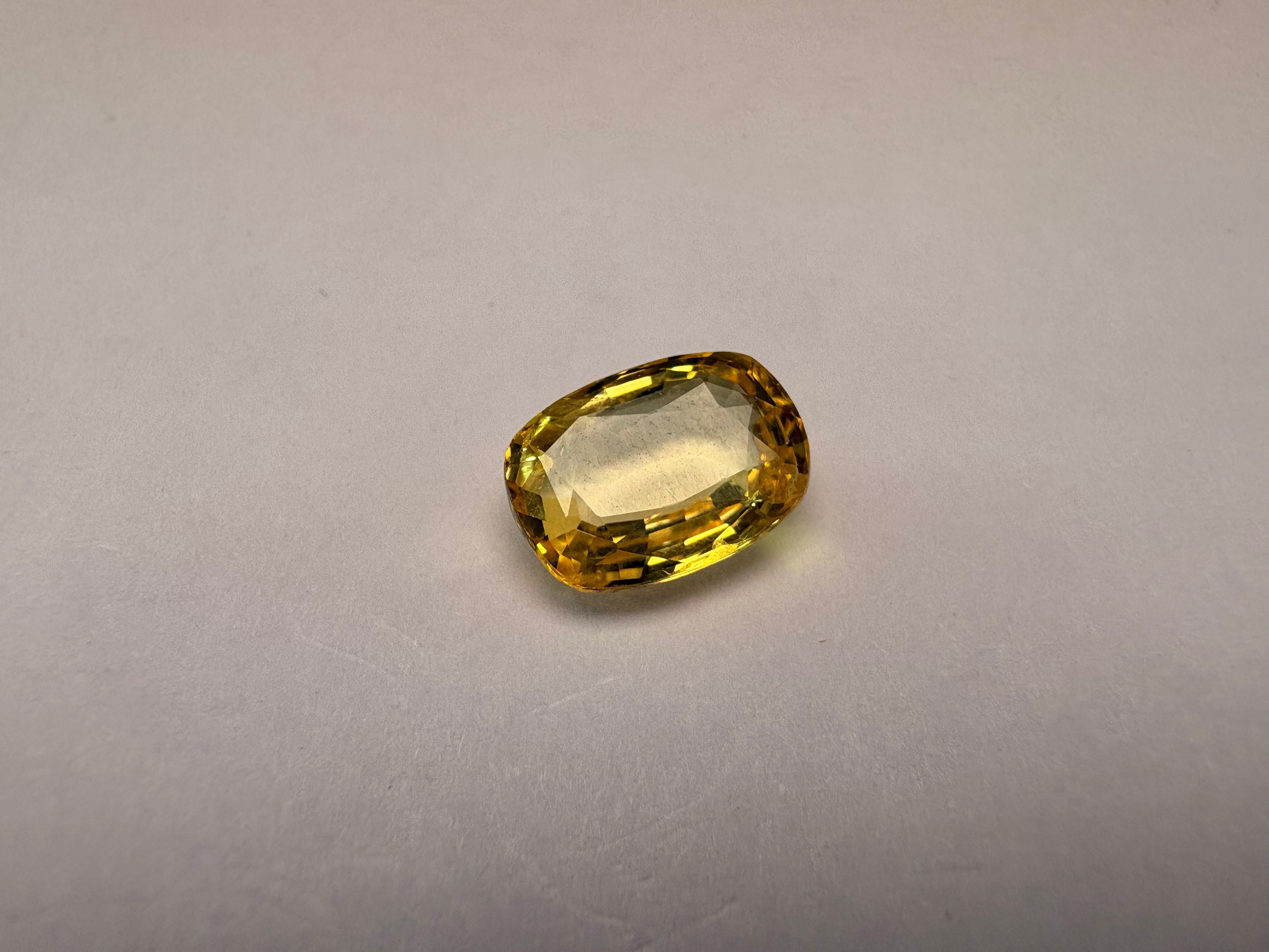Yellow Sapphire 4.02 carat YSR-92 angled view